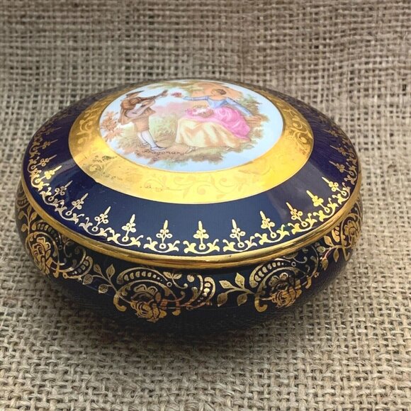 Limoges France Covered Trinket Box Courting Couple Cobalt Blue 4" 22 Karat Gold - Picture 2 of 7